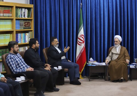 تصاویر/ دیدار اعضای هیئت مدیره هیئت خادم الرضا با آیتالله اعرافی